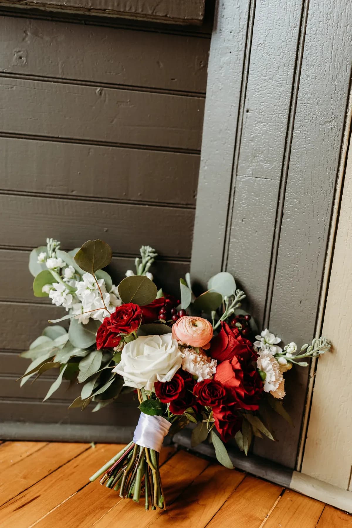 Carmine boutonniere