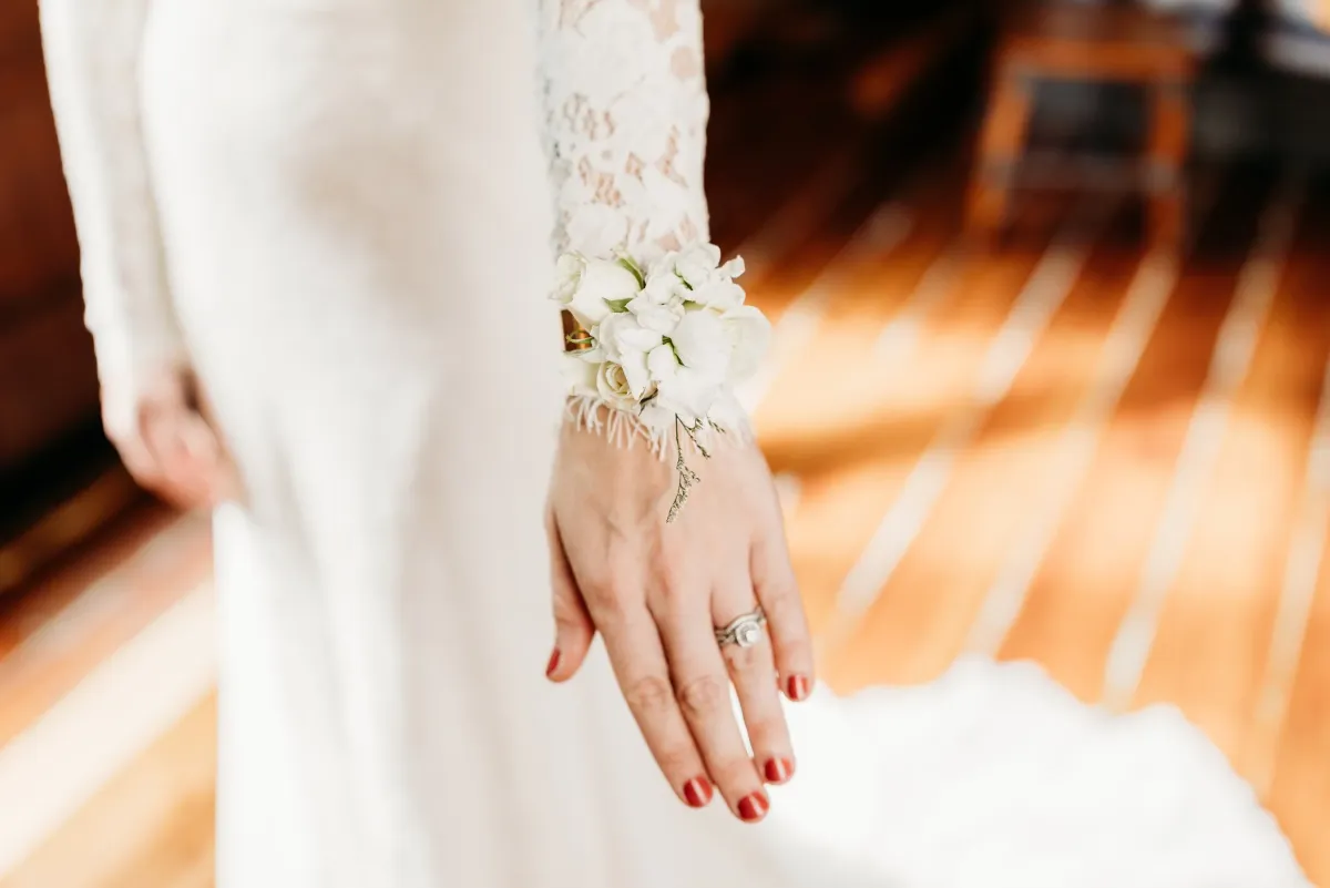 Timeless White floral detail